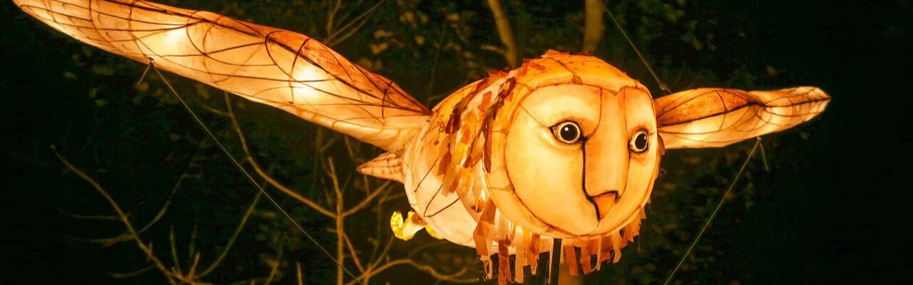 barnowl-walkact-tollwood-wife-c-thingumajig-theatre-1280x400